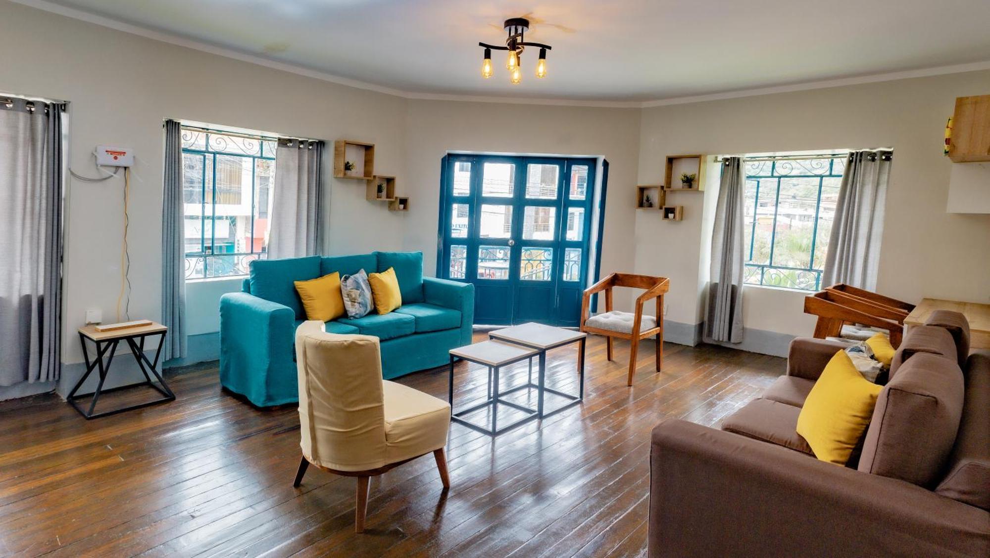 Casa Plaza Bolivar Bed and breakfast *